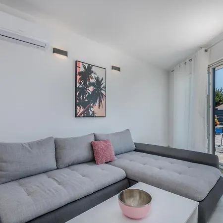 Apartments Villa 